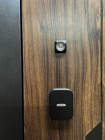 Входная дверь  