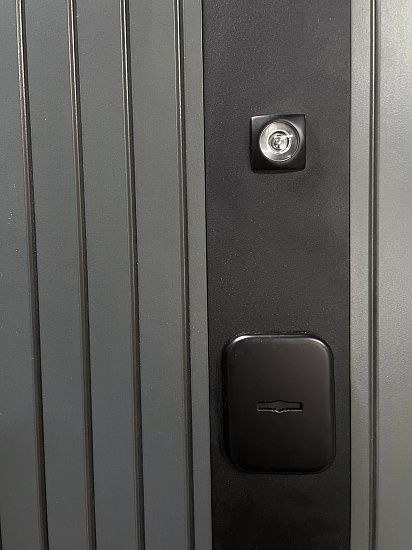 Входная дверь  